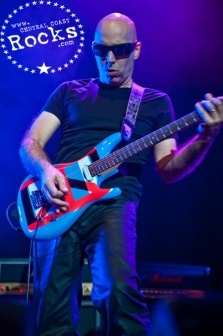 Joe Satriani 40.jpg